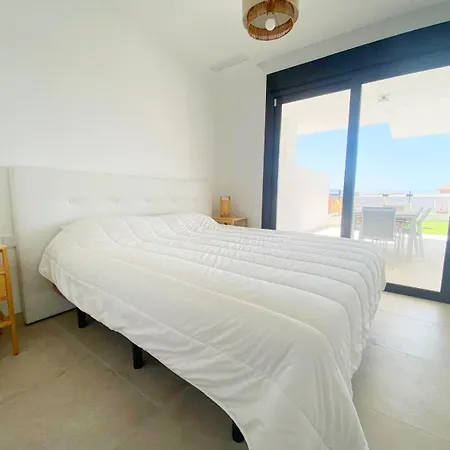 Luxury 2 Bed In El Higueron