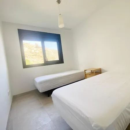 Luxury 2 Bed In El Higueron *