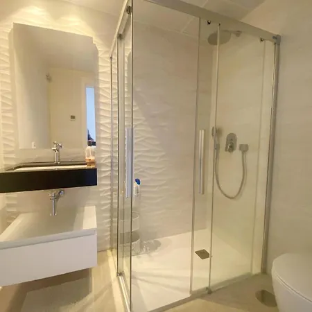 Apartamento Luxury 2 Bed In El Higueron Fuengirola