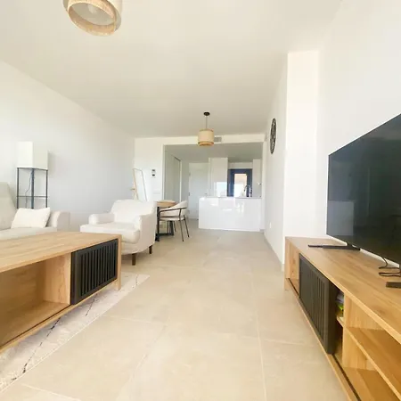 Luxury 2 Bed In El Higueron *